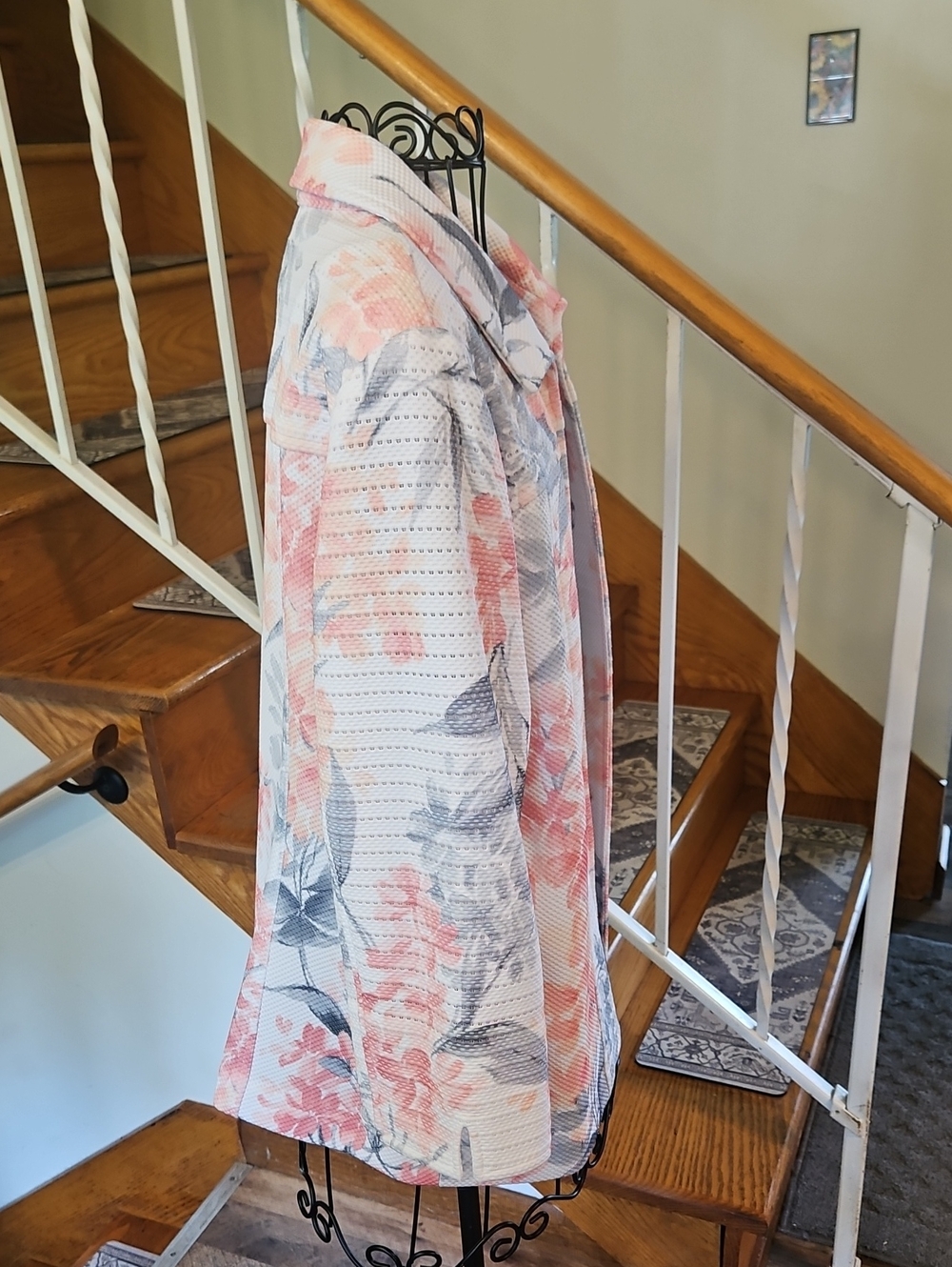 👚Alfred Dunner Coral & Gray Floral Lightweight Jacket - Picture 7 of 9